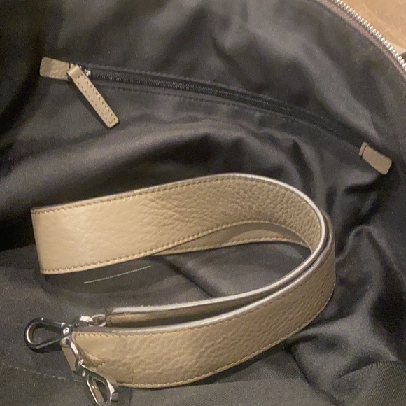 Vince camuto pebble taupe bag size 18/14 GC perfect for back to SCHOOL - Picture 14 of 16